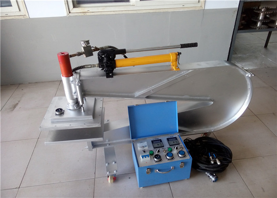 Machine manuelle de réparation de ceinture en caoutchouc de presse hydraulique équipée des roues