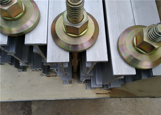 Équipement de vulcanisation de bande transporteuse à contrôle numérique de la température et de la pression, doté de plaques chauffantes électriques en alliage d'aluminium pour la performance